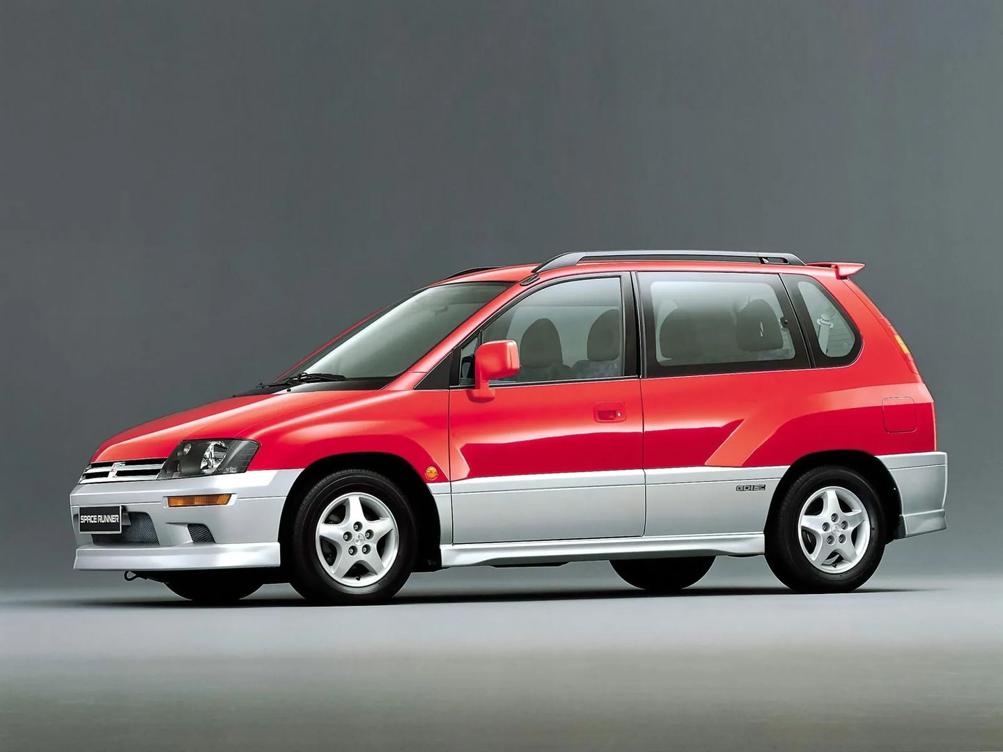 Mitsubishi_Space_Runner_2_generation__Compact_Van__1.jpg