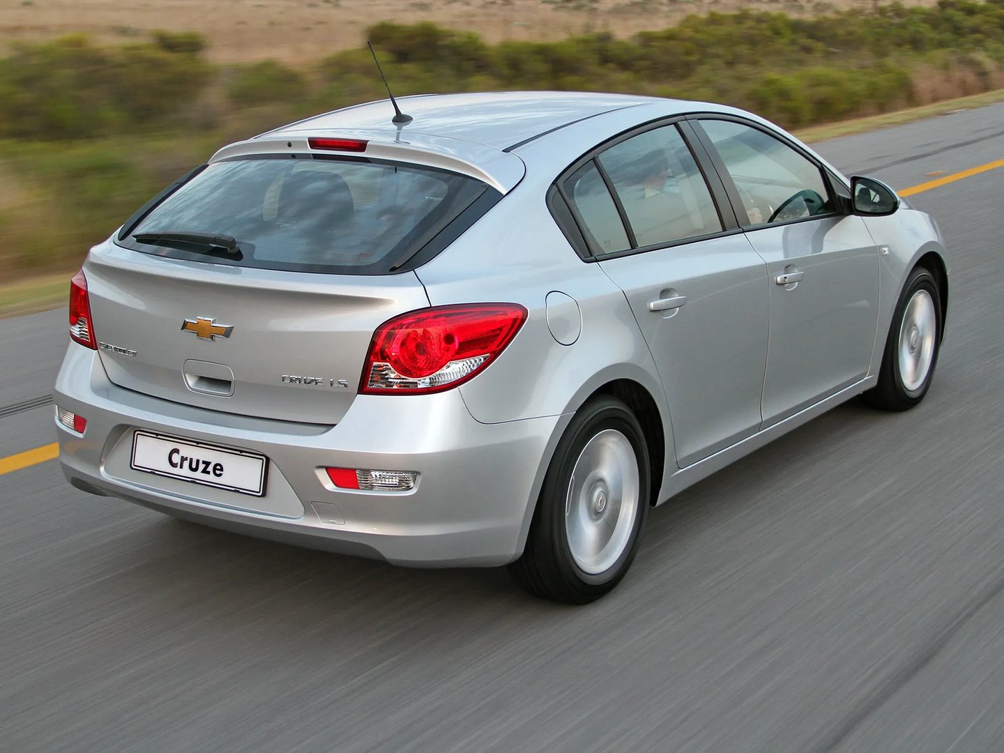 Chevrolet_Cruze_1_generation_restyling__Hatchback_5-door__9.jpg