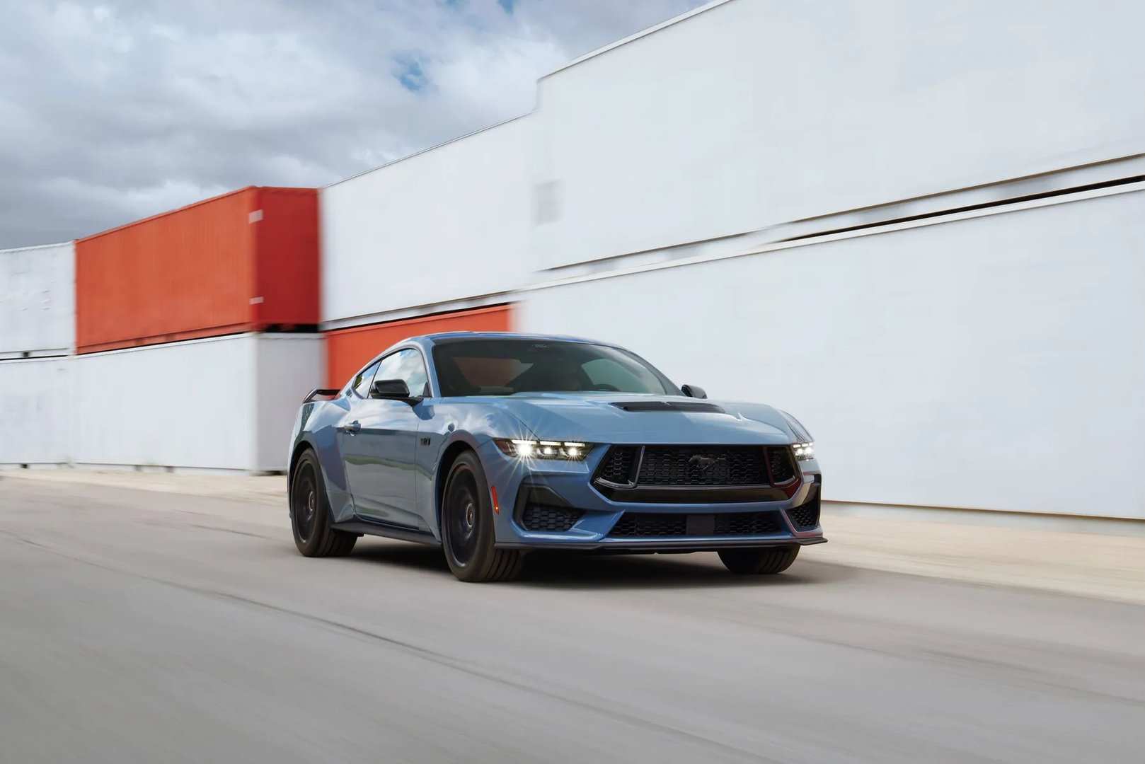 Ford_Mustang_7_generation__Coupe__4.jpg