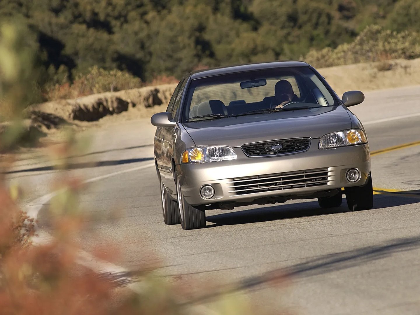 Nissan_Sentra_5_generation__Sedan__11.jpg
