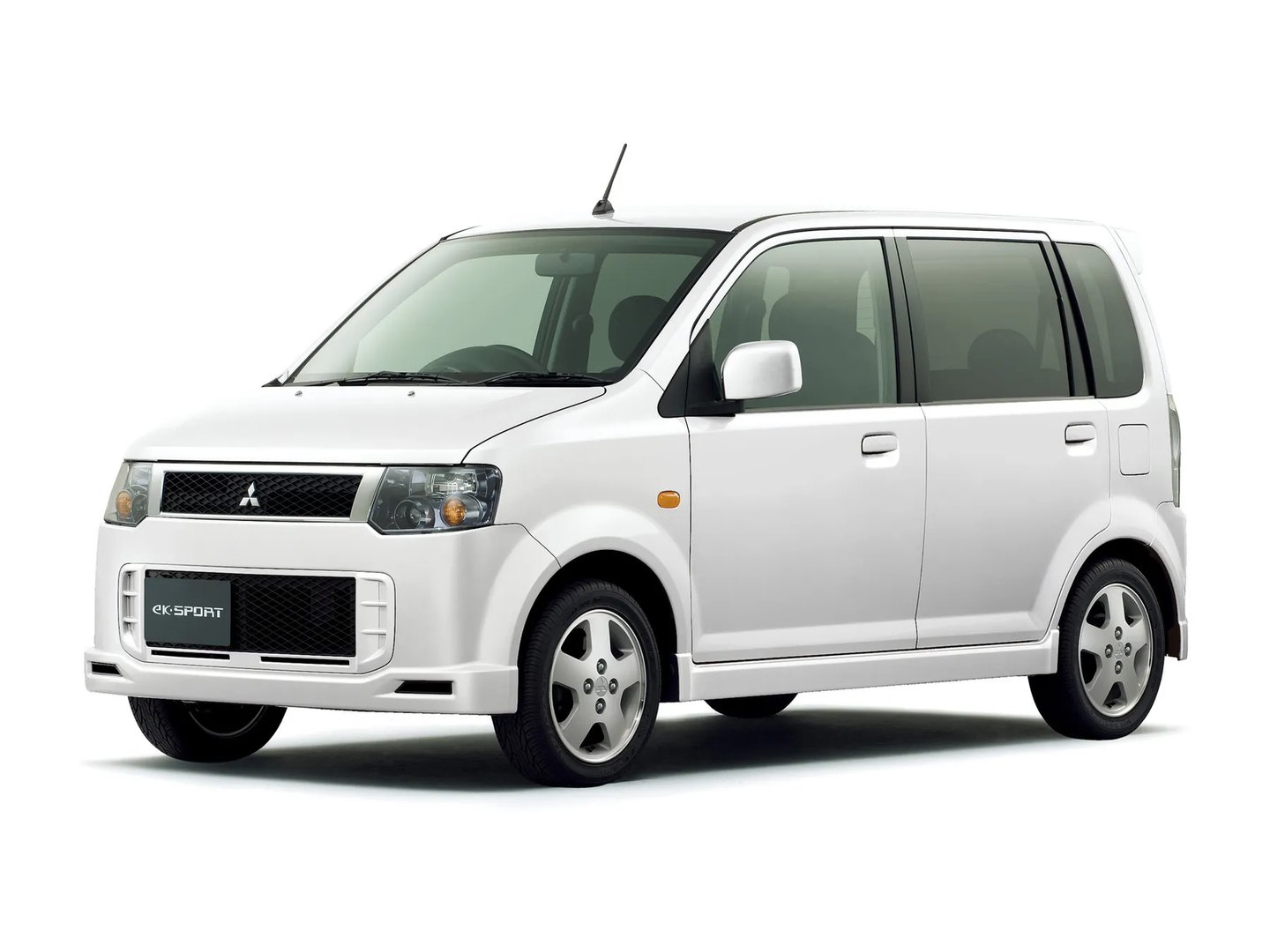 Mitsubishi_eK_Sport_1_generation_restyling__Microvan__2.jpg