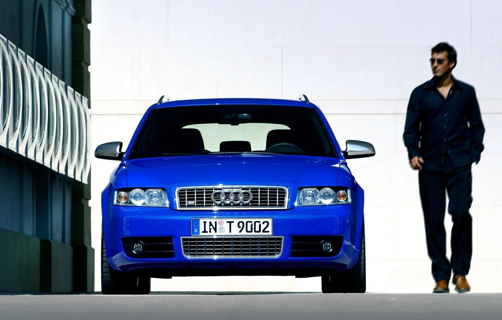 Audi_S4_2_generation__Estate_5-door__8.jpg