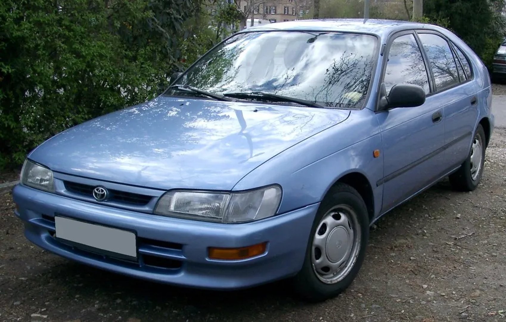 Toyota_Corolla_7_generation__Hatchback_5-door__4.jpg