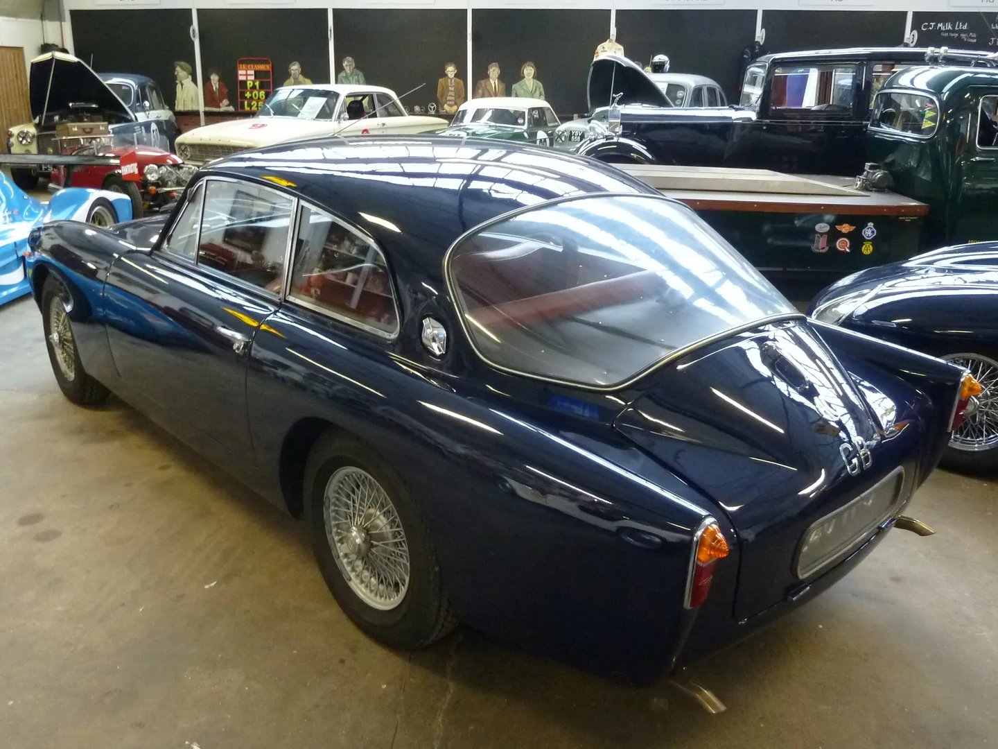 AC_Greyhound_1_generation__Coupe_Hardtop__8.jpg