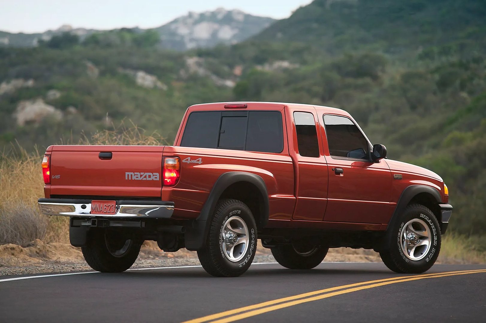 Mazda_Proceed_5_generation__Pickup_1.5-cab__1.jpg