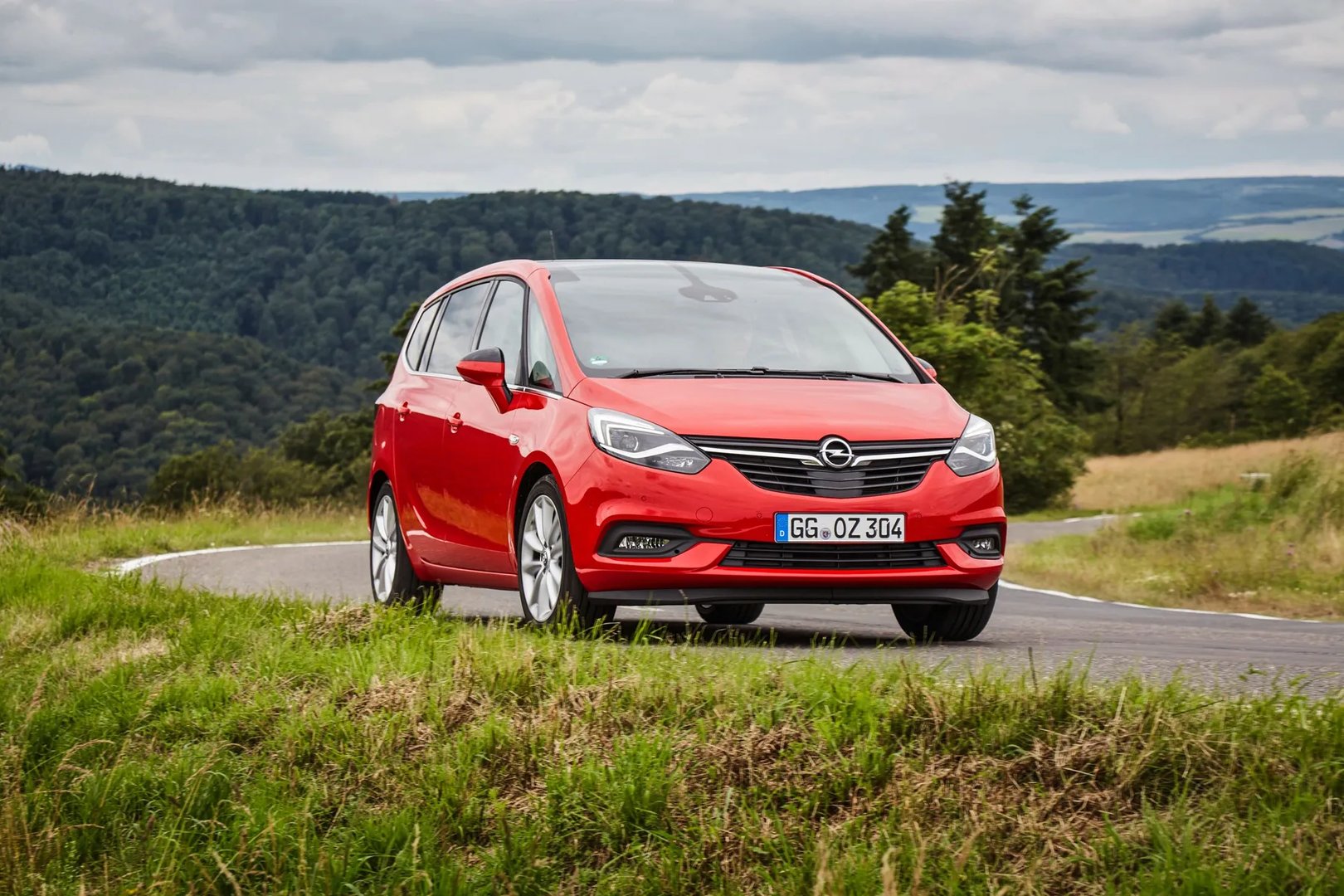 Opel_Zafira_3_generation_restyling__Minivan__13.jpg