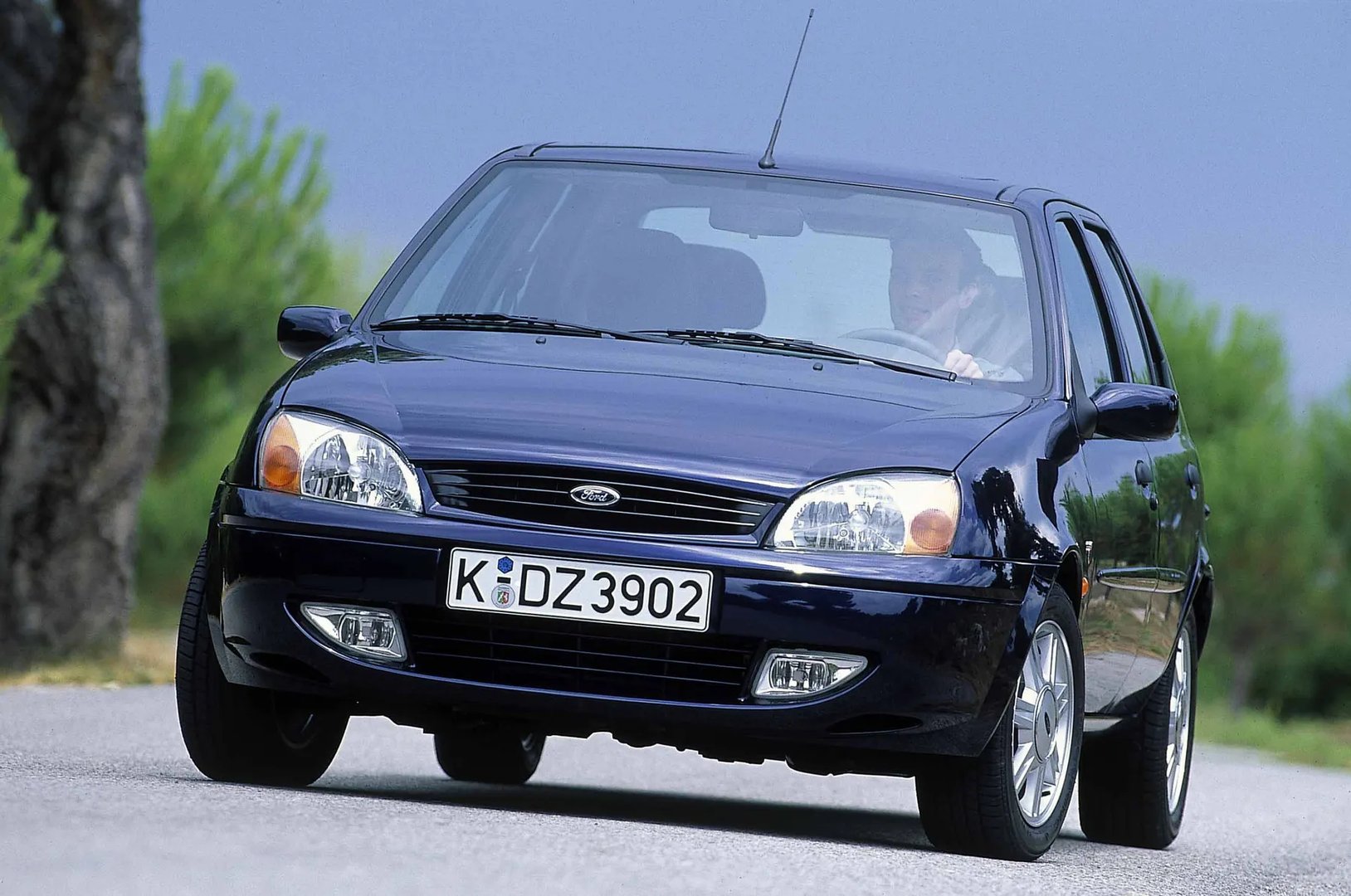 Ford_Fiesta_4_generation_restyling__Mini_5-doors__2.jpg