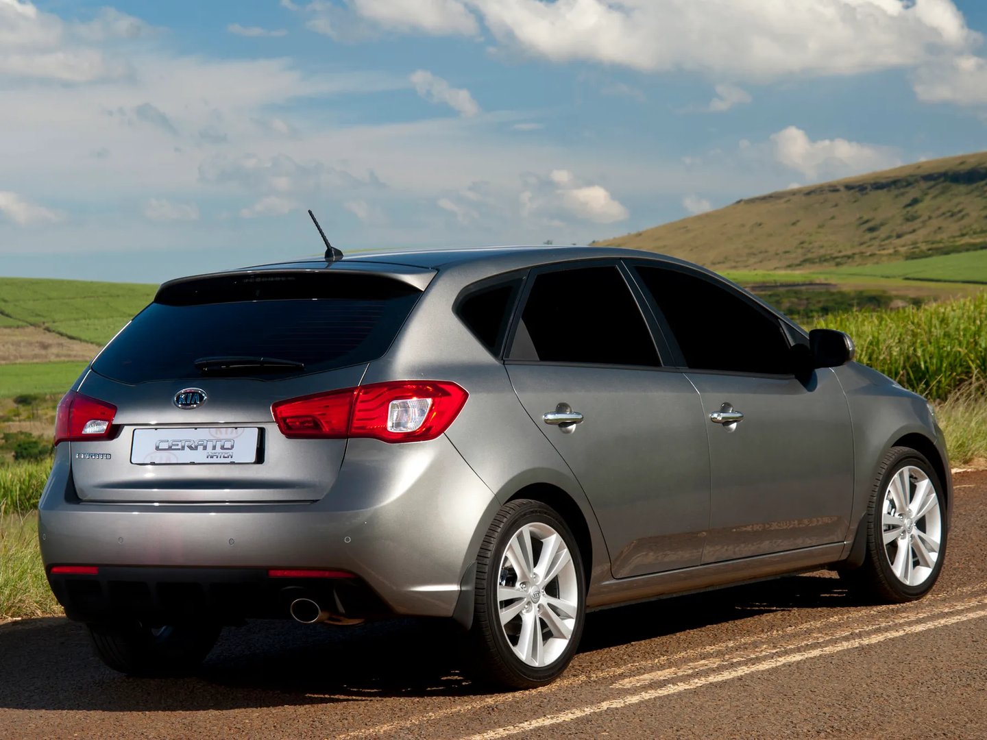Kia_Cerato_2_generation__Hatchback_5-door__5.jpg