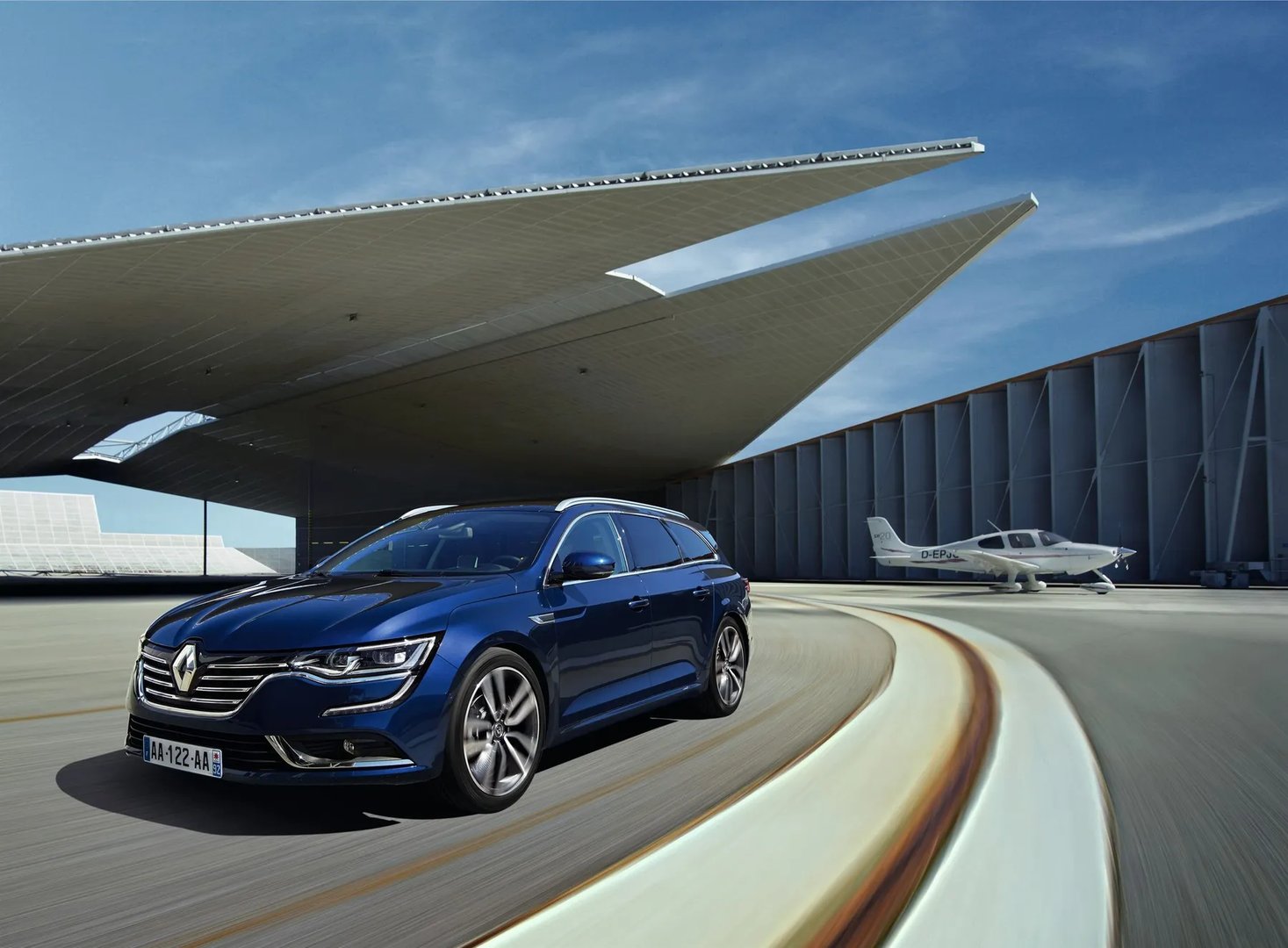 Renault_Talisman_1_generation__Estate_5-door__5.jpg