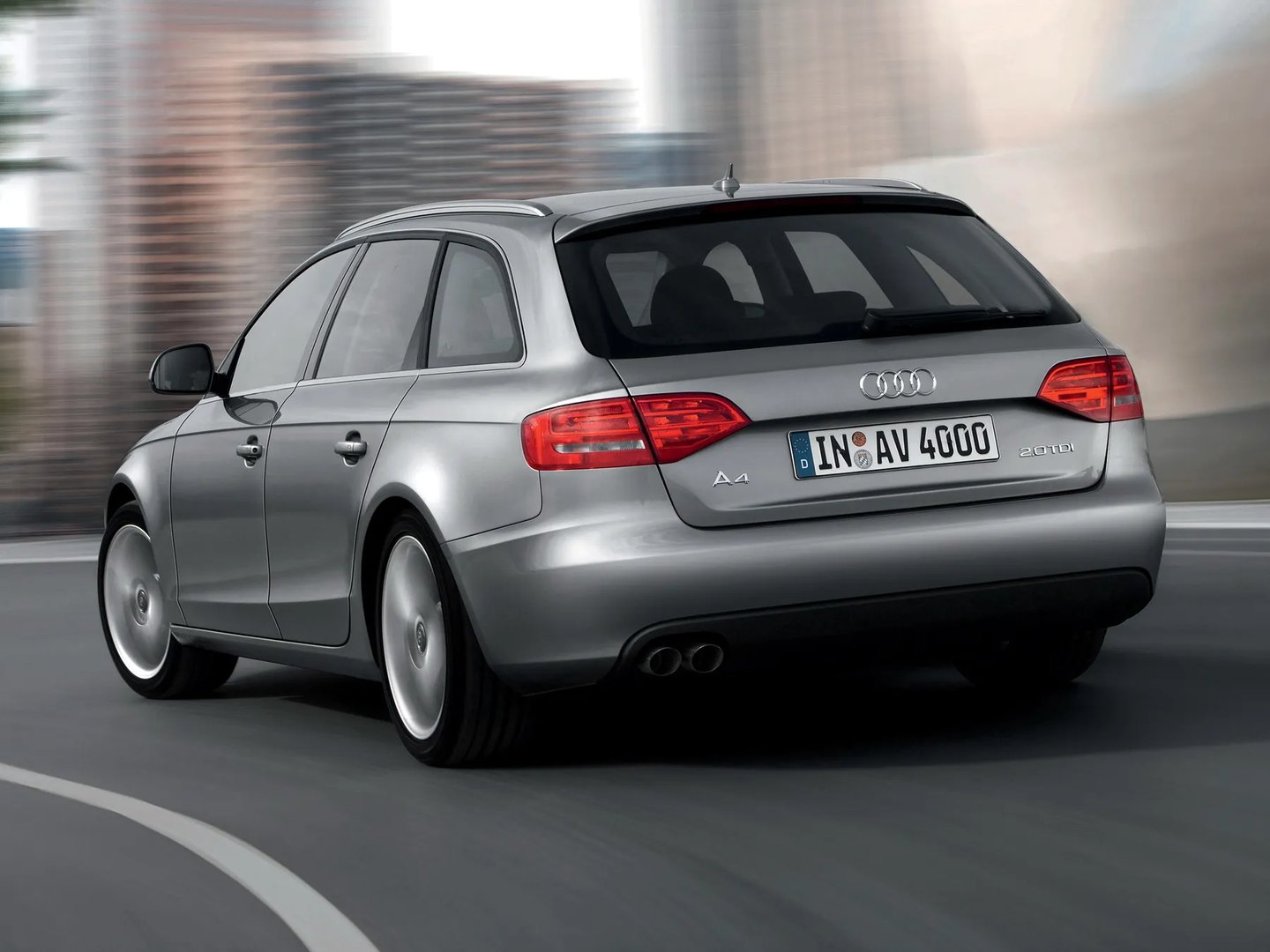 Audi_A4_4_generation__Estate_5-door__10.jpg