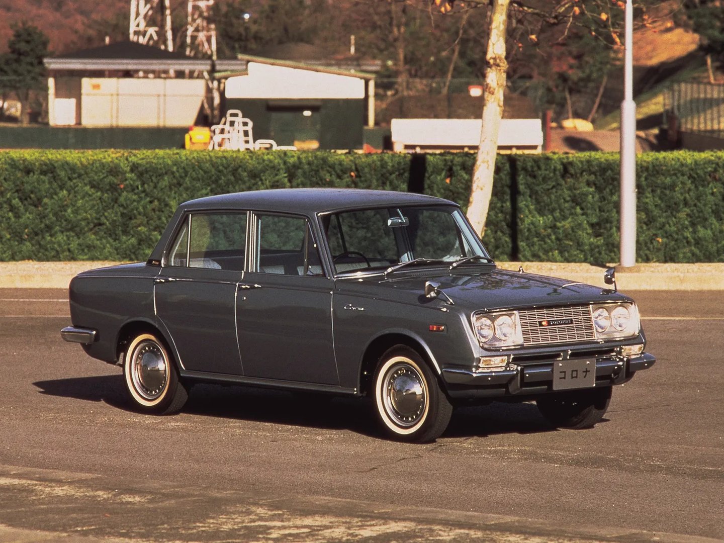Toyota_Corona_3_generation__Sedan__7.jpg