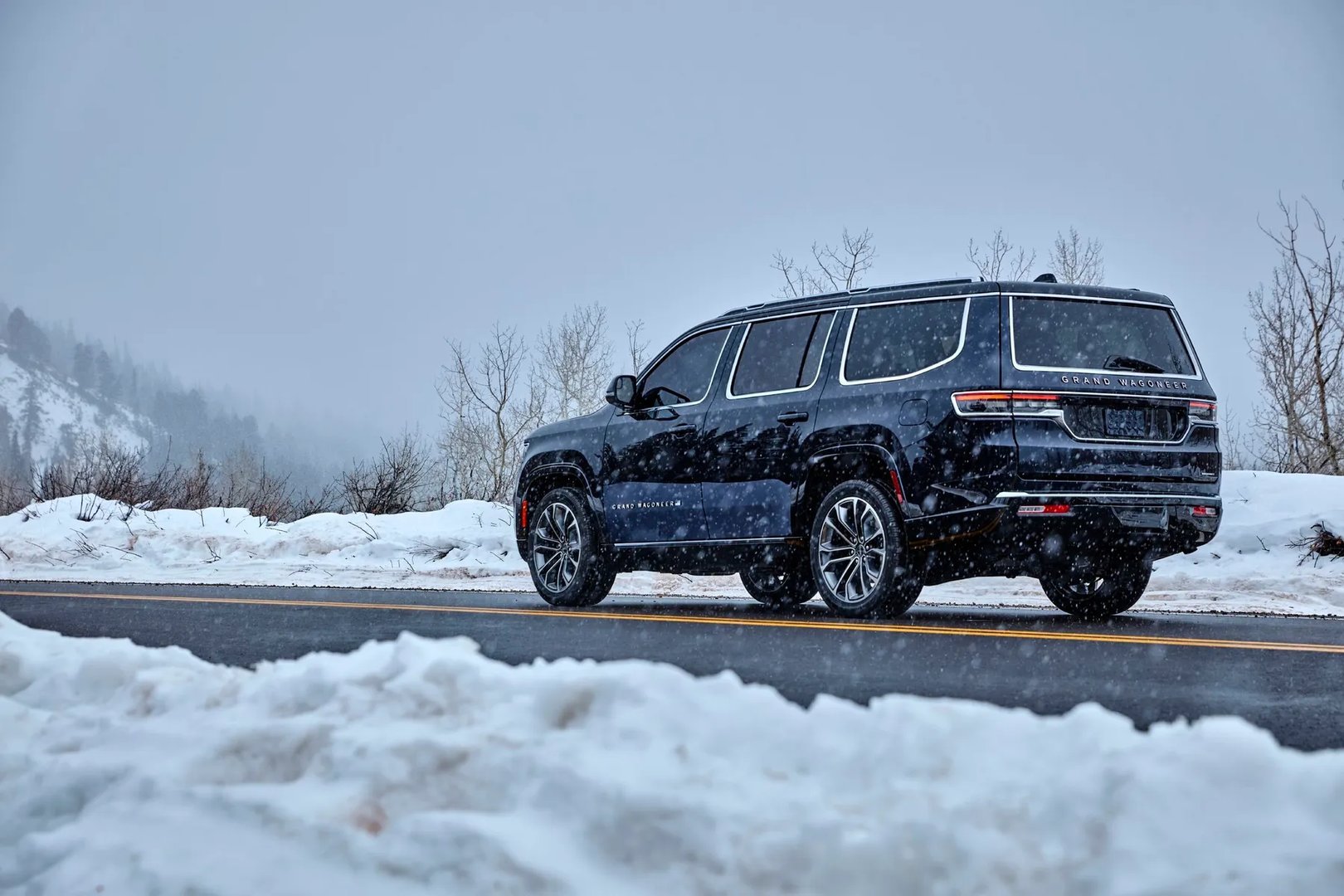 Jeep_Grand_Wagoneer_4_generation__SUV_5-doors__2.jpg