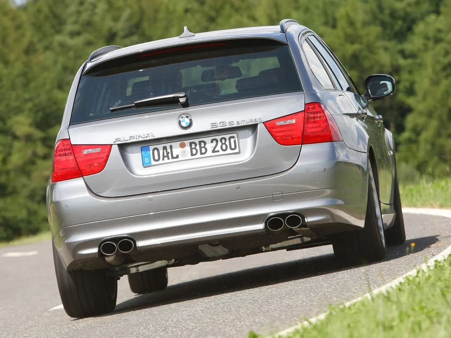 Alpina_B3_4_generation__Estate_5-door__1.jpg