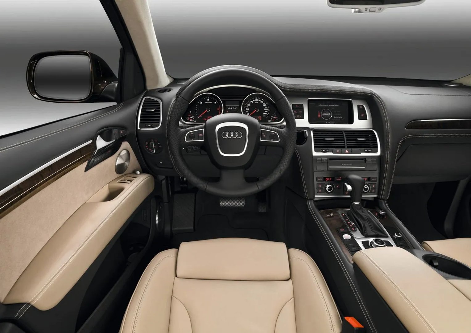 Audi_Q7_1_generation_restyling__SUV_5-doors__7.jpg