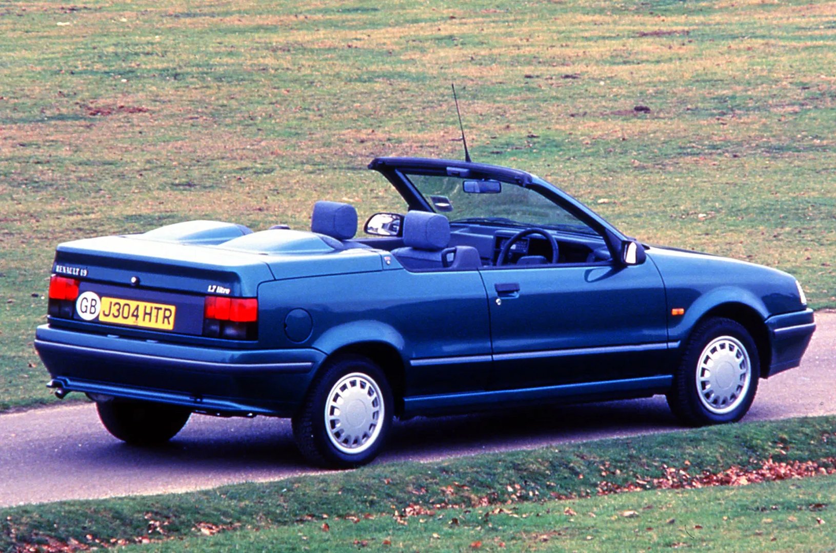 Renault_19_1_generation__Cabrio__4.jpg