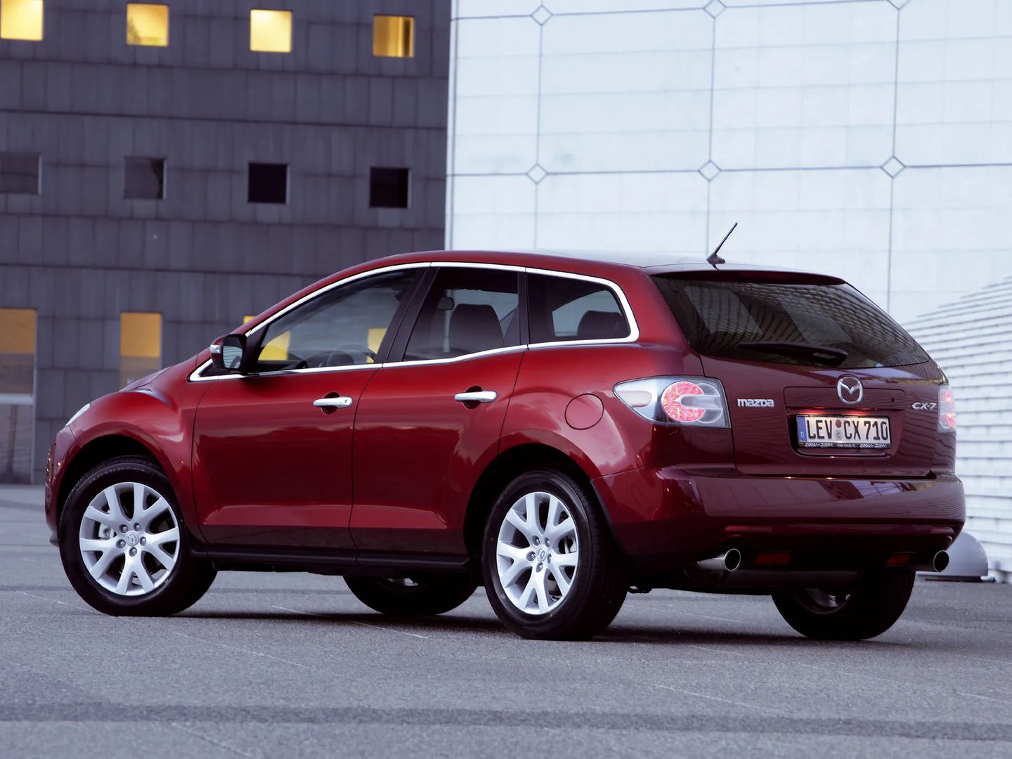 Mazda_CX-7_1_generation__SUV_5-doors__6.jpg