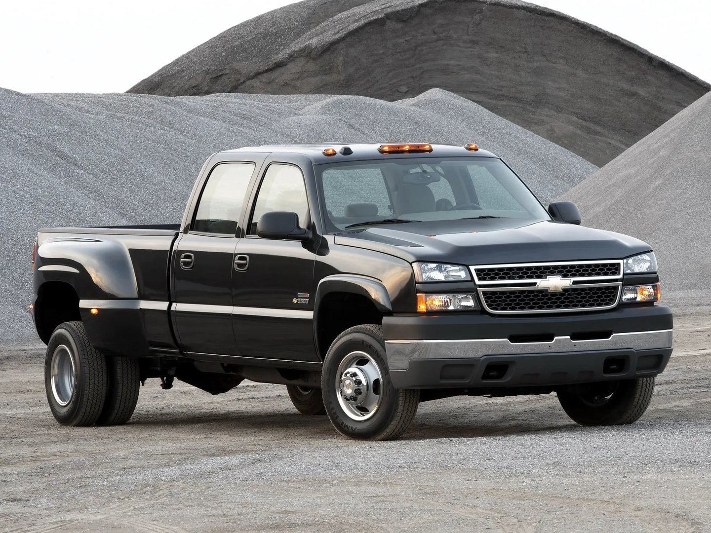 Chevrolet_Silverado_1_generation_restyling__Pickup_double-cab__6.jpg