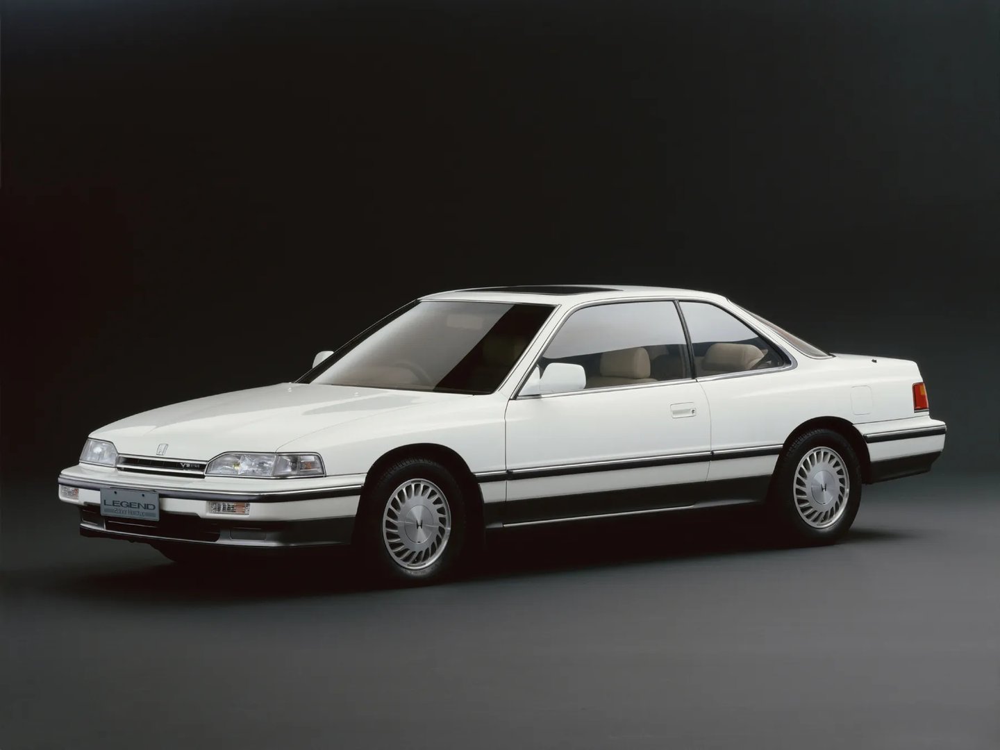 Honda_Legend_1_generation__Coupe__1.jpg