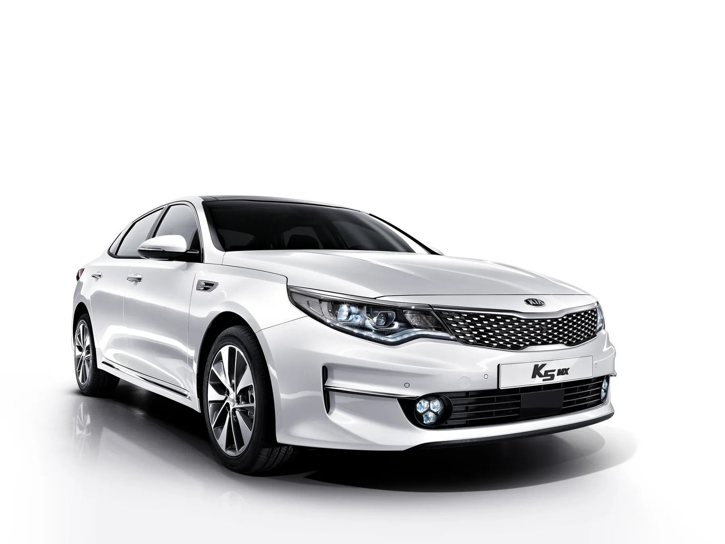 Kia_K5_2_generation__Sedan__1.jpg