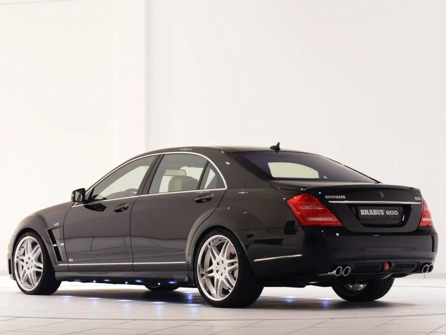 Brabus_SV12_1_generation__Sedan__1.jpg