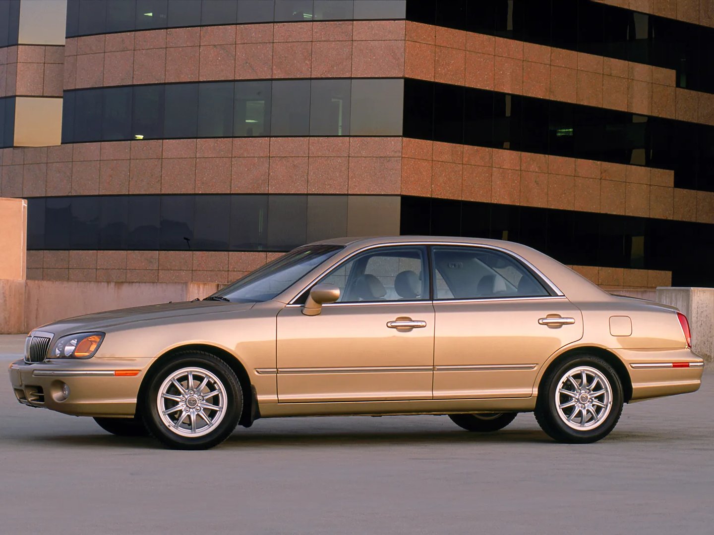 Hyundai_XG_1_generation__Sedan__5.jpg
