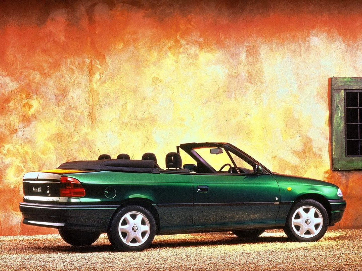 vauxhall_Astra_3_generation__Cabrio__1.jpg