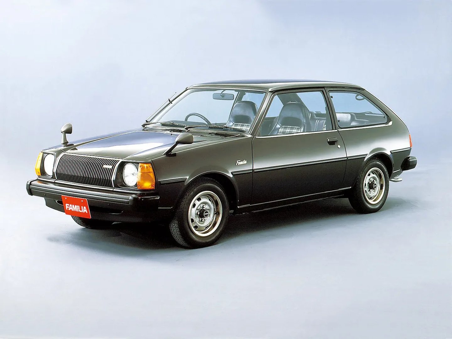 Mazda_Familia_4_generation__Mini_3-doors__1.jpg