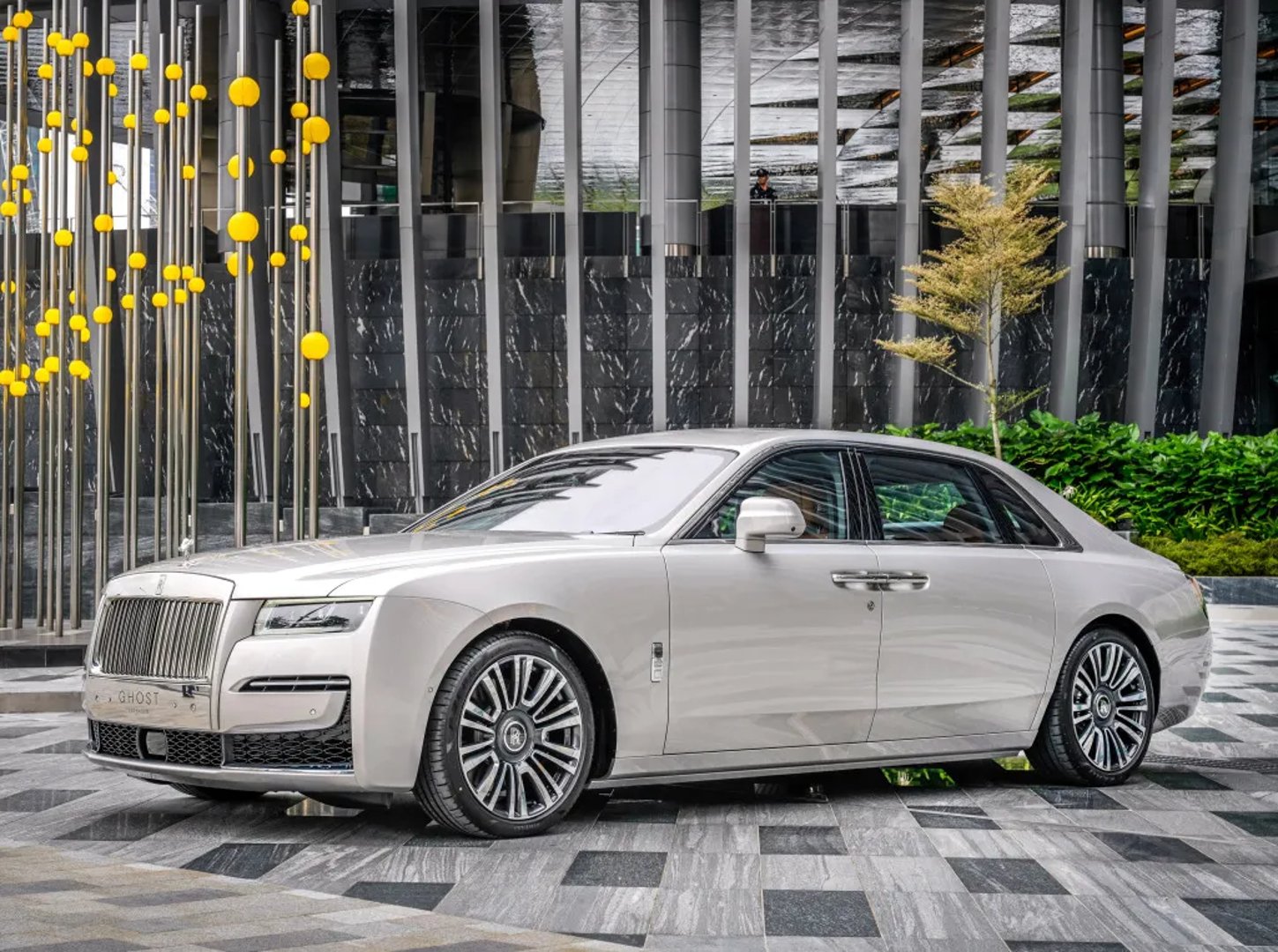 Rolls-Royce_Ghost_2_generation__Sedan_Long__5.jpg