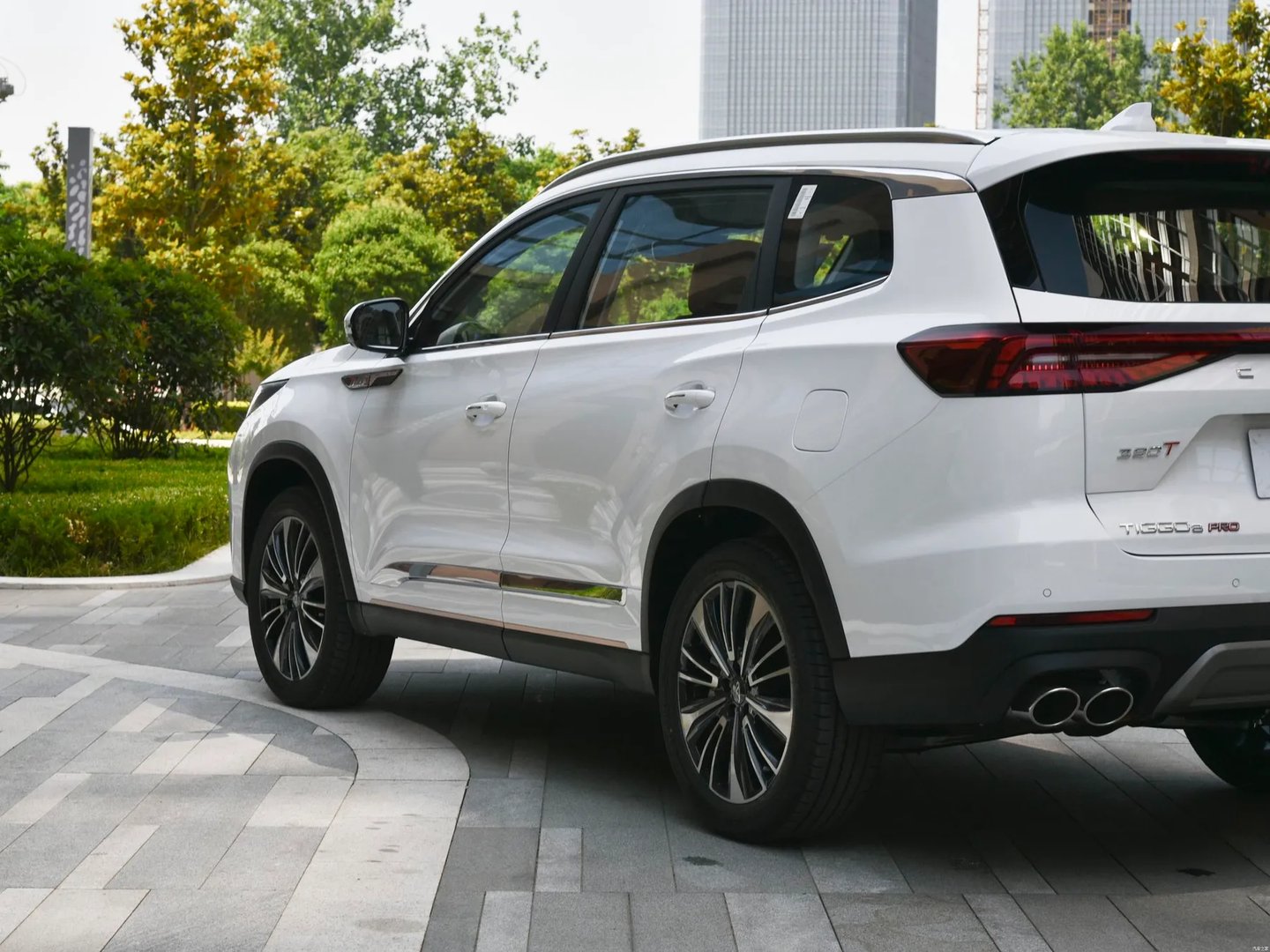 Chery_Tiggo_8_Pro_1_generation__SUV_5-doors__8.jpg