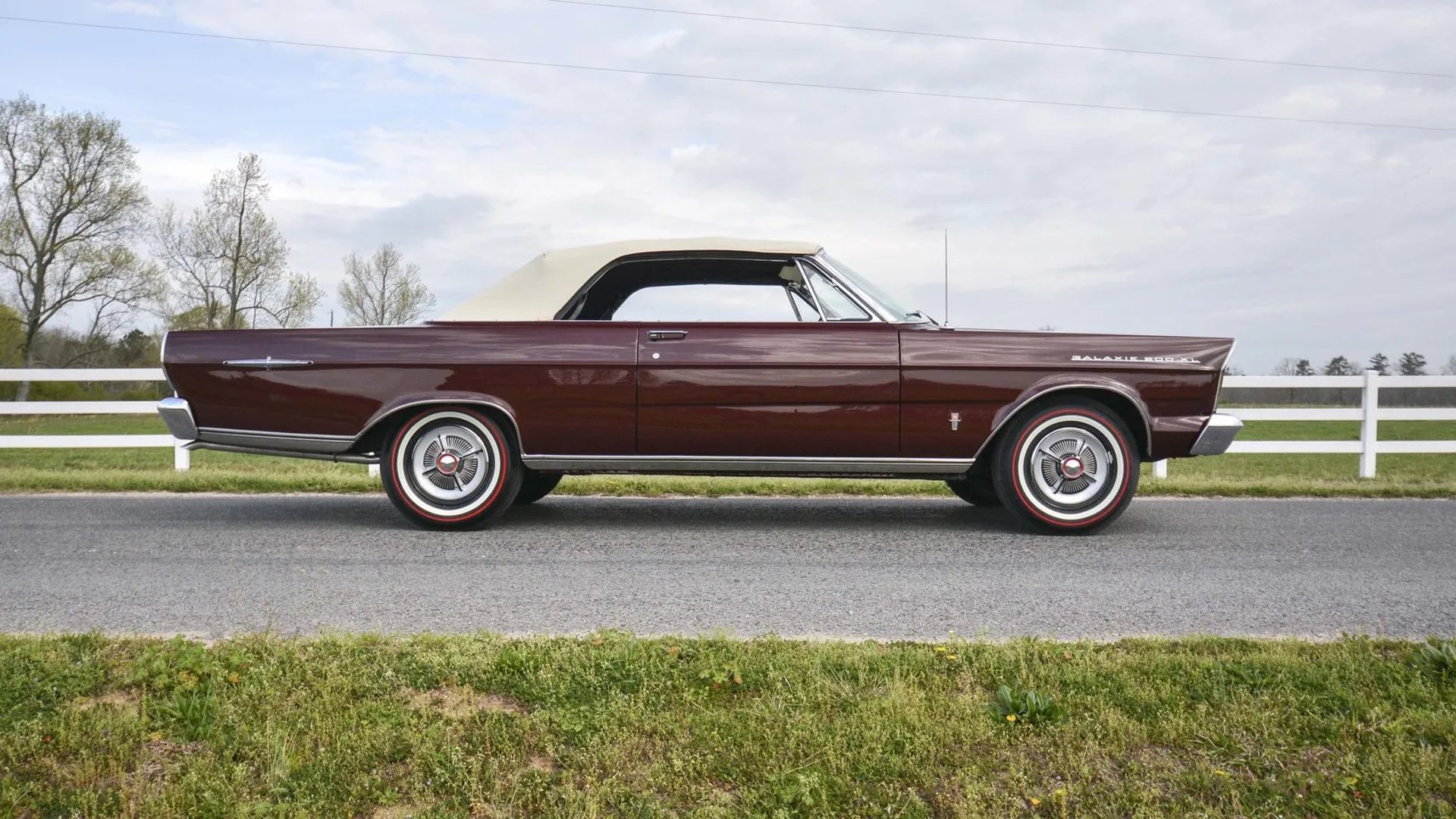 Ford_Galaxie_(USA)_3_generation__Cabrio__2.jpg