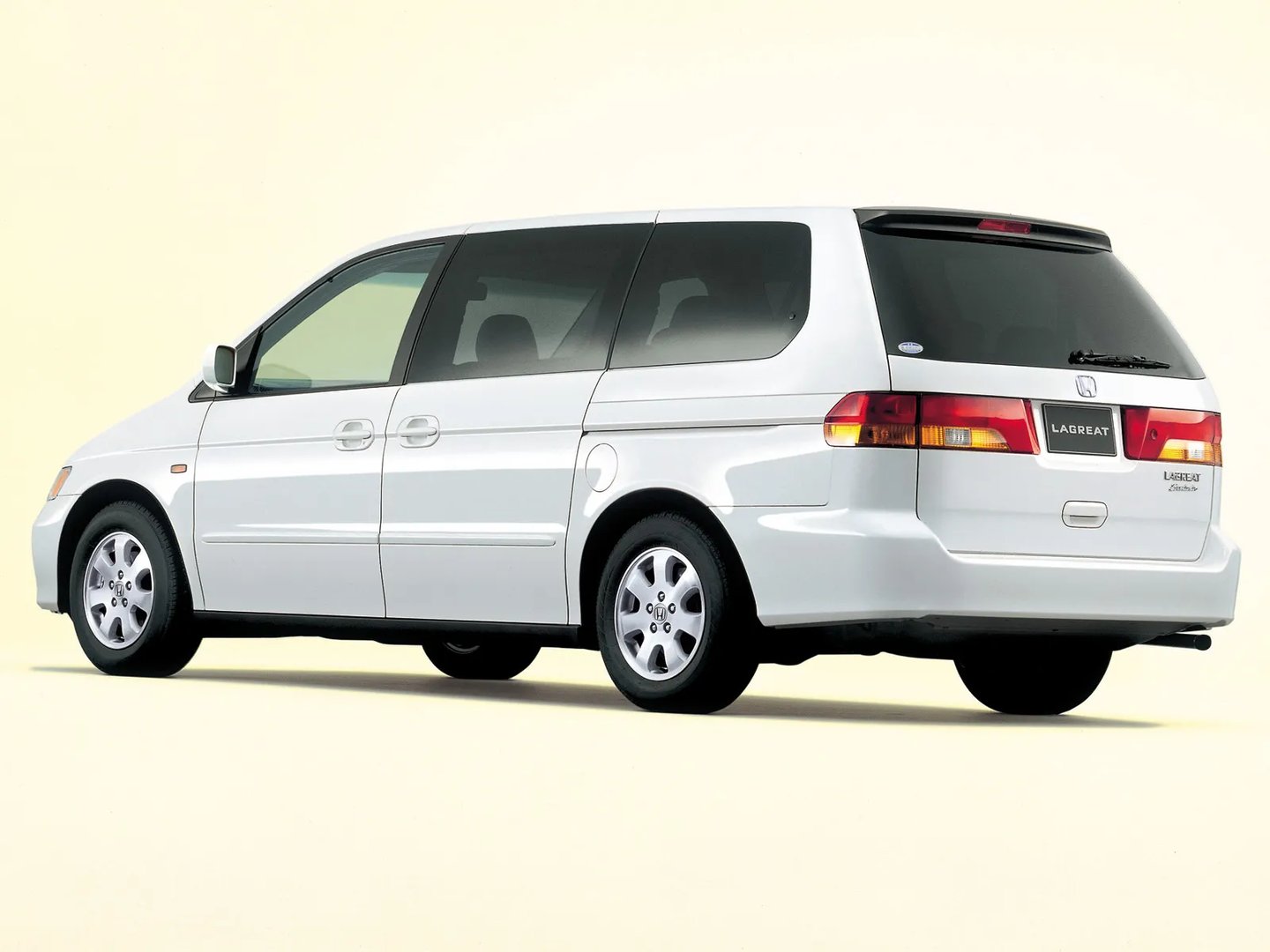Honda_Lagreat_1_generation__Minivan__1.jpg