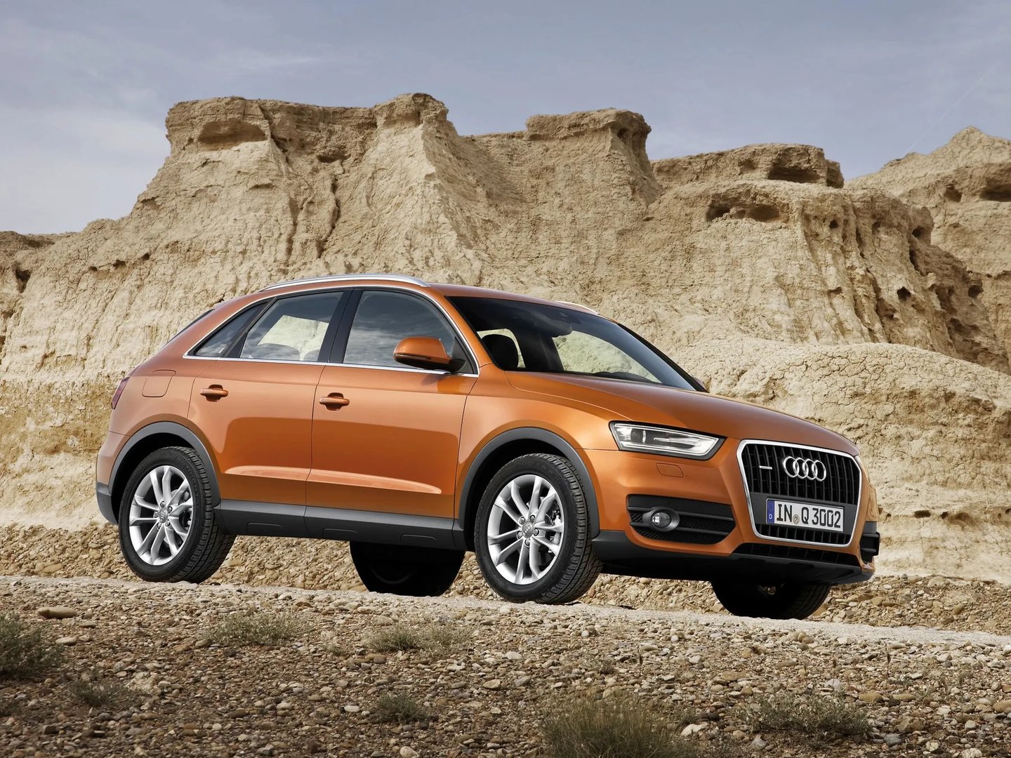 Audi_Q3_1_generation__SUV_5-doors__10.jpg