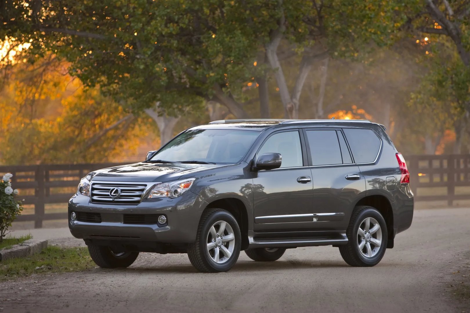 Lexus_GX_2_generation__SUV_5-doors__2.jpg