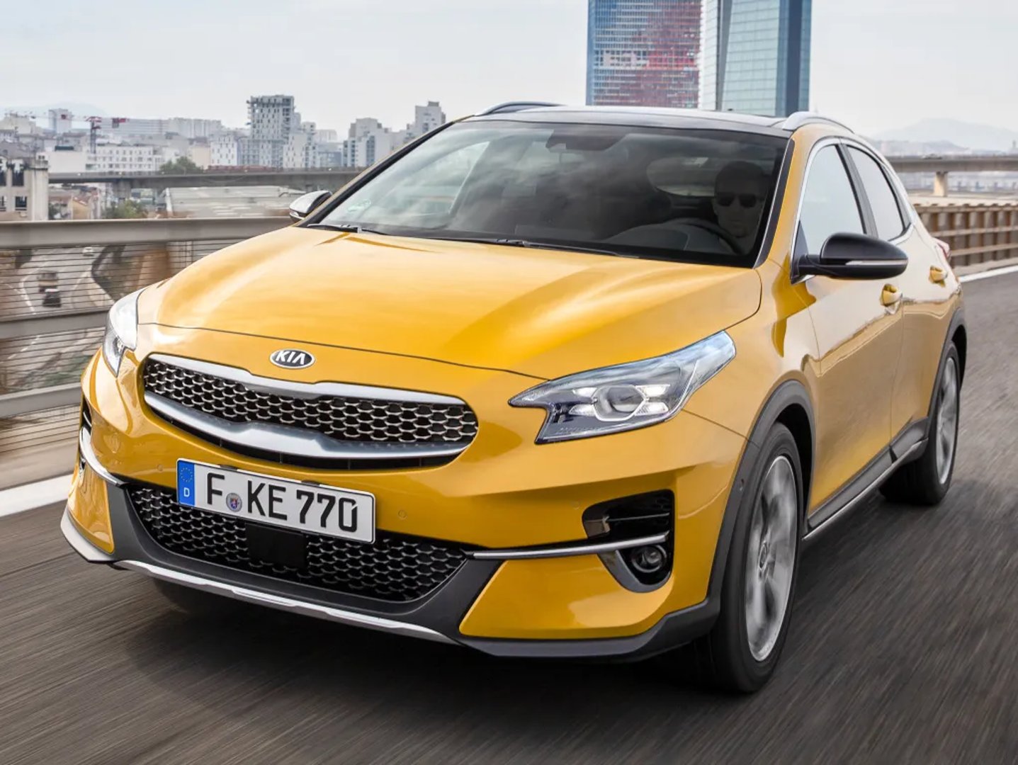 Kia_XCeed_1_generation__SUV_5-doors__3.jpg
