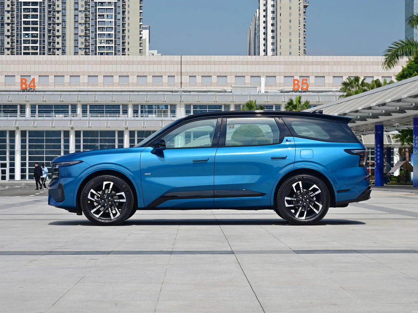 Ford_Edge_L_1_generation__SUV_5-doors__11.jpg