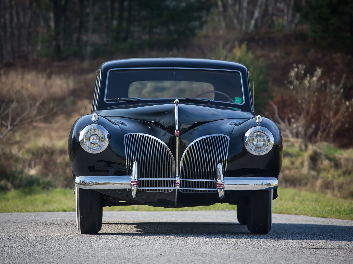 Lincoln_Continental_1_generation__Coupe__12.jpg