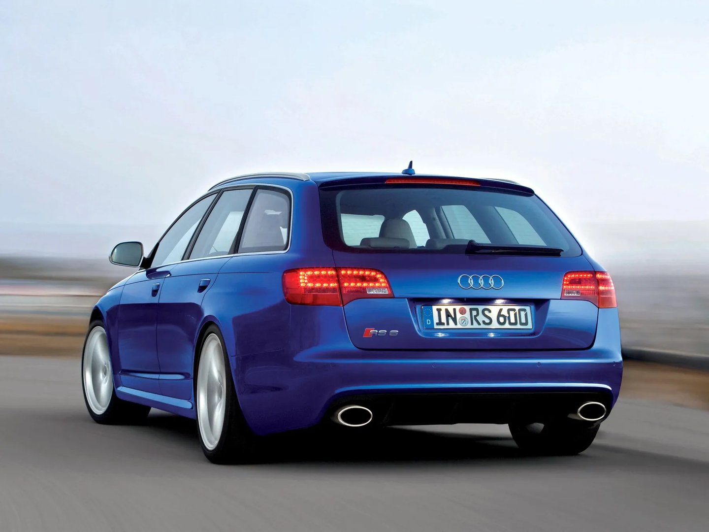 Audi_RS6_2_generation__Estate_5-door__11.jpg