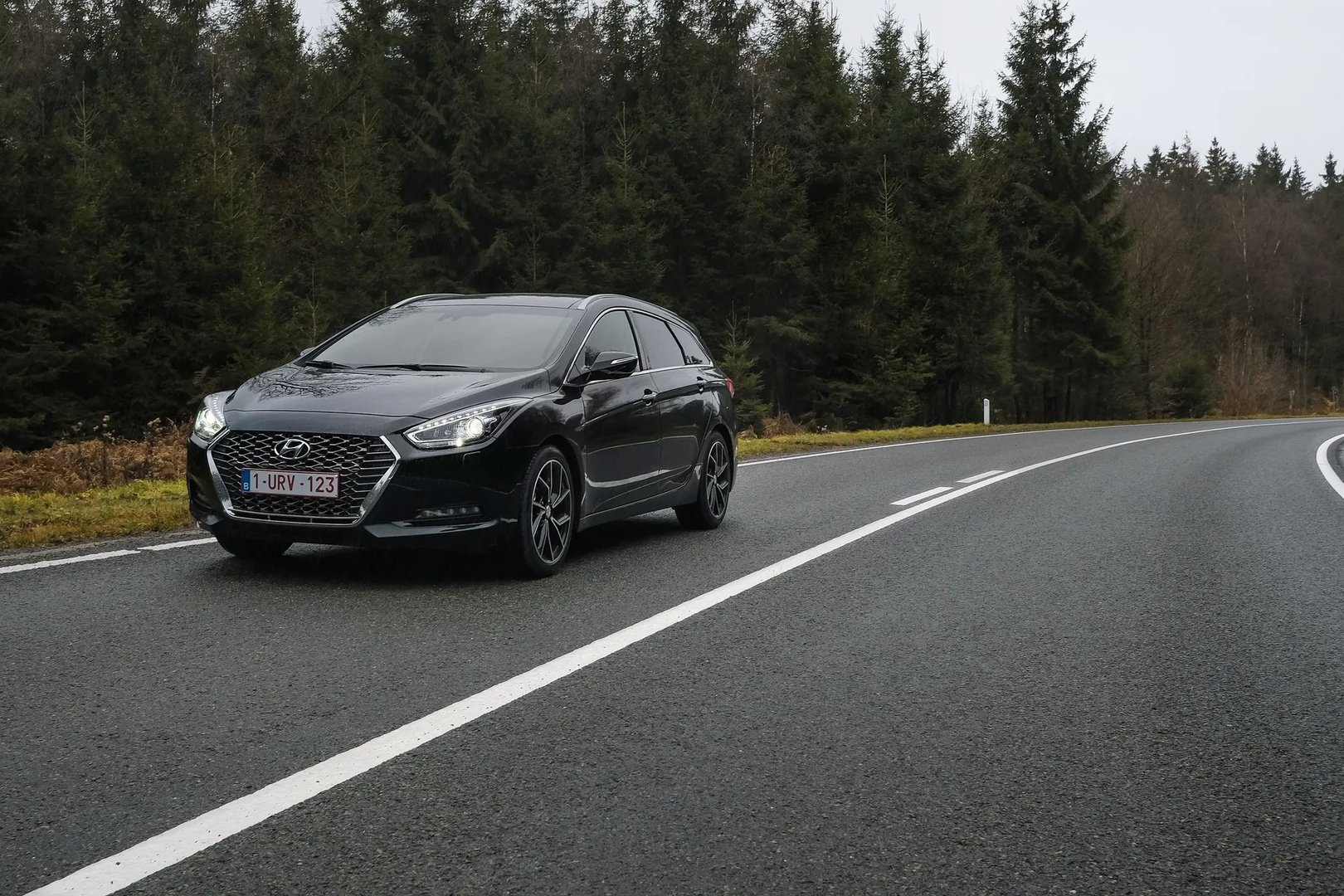 Hyundai_i40_1_generation_restyling_2__Estate_5-door__4.jpg
