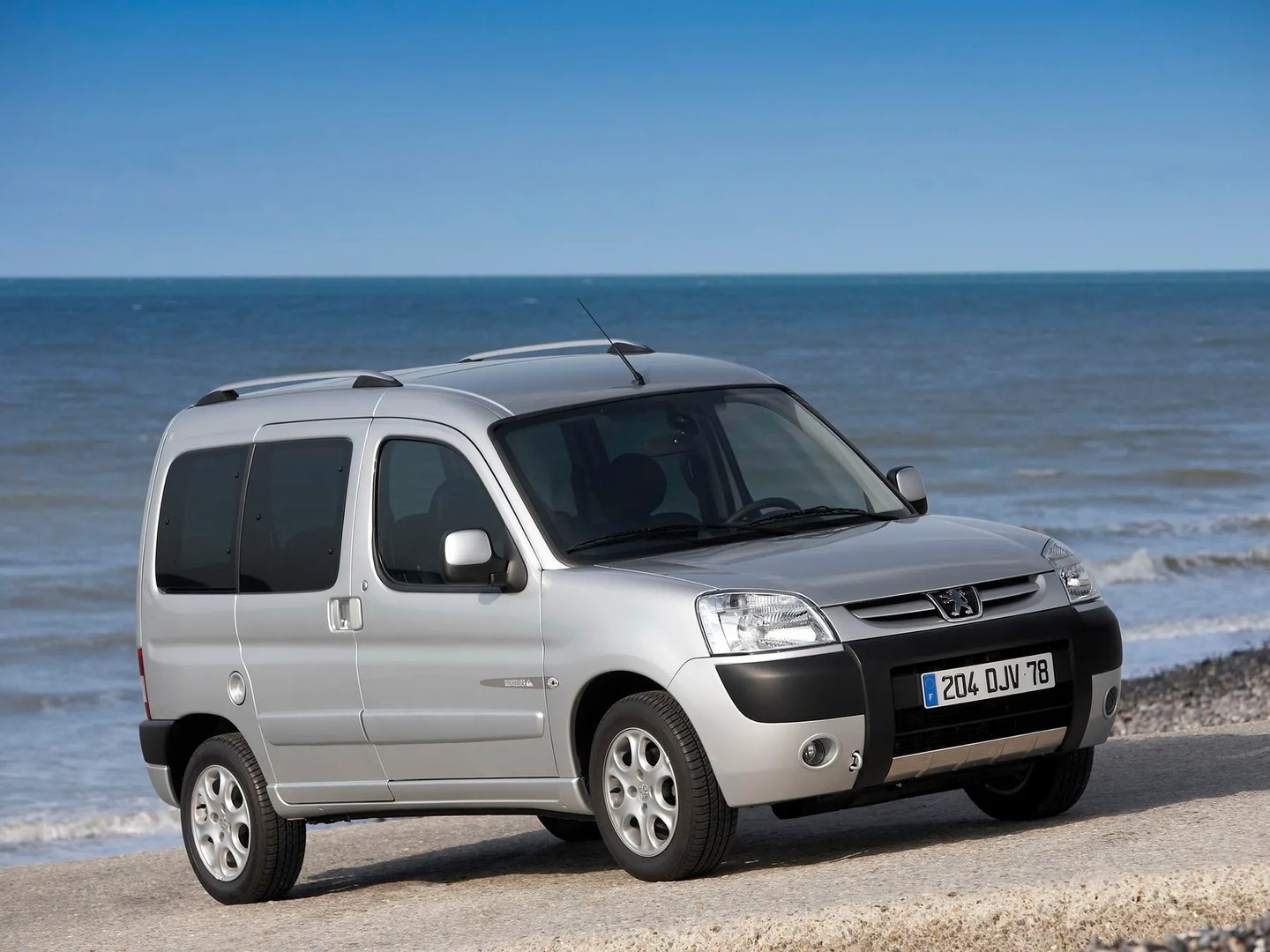 Peugeot_Partner_1_generation_restyling__Compact_Van__4.jpg