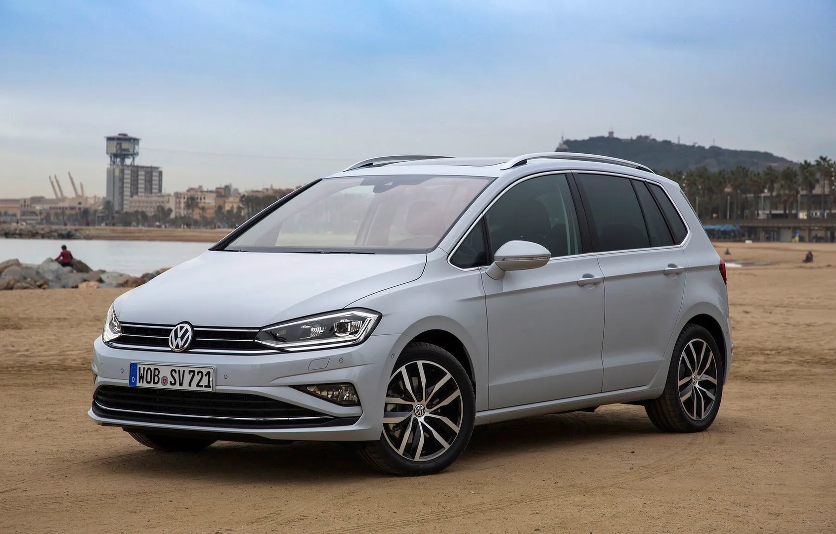 1 generation, restyling 