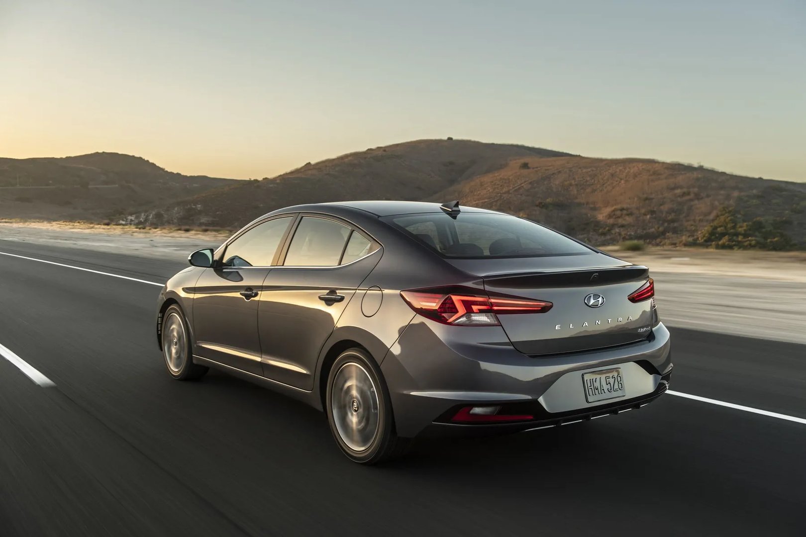 Hyundai_Elantra_6_generation_restyling__Sedan__13.jpg