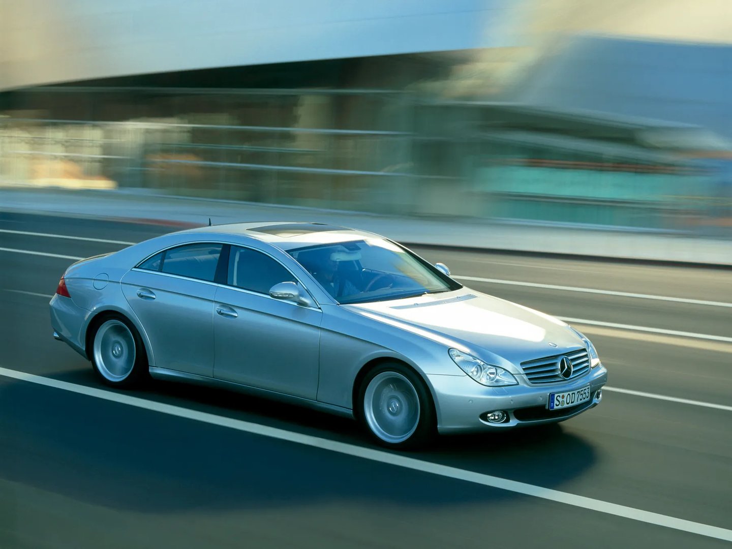 Mercedes_CLS_1_generation__Fastback__10.jpg