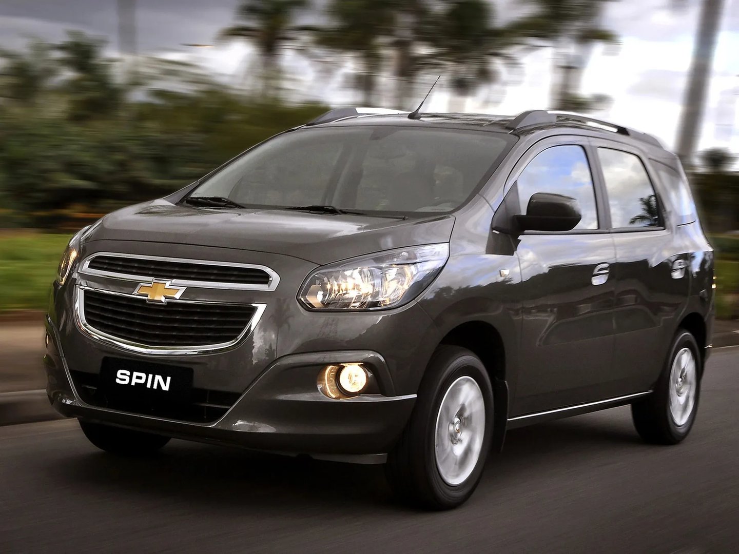 Chevrolet_Spin_1_generation__Minivan__8.jpg