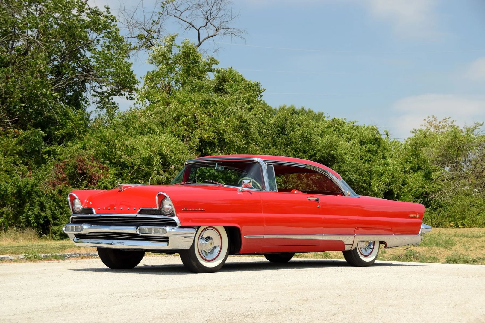 Lincoln_Premiere_1_generation__Coupe_Hardtop__1.jpg