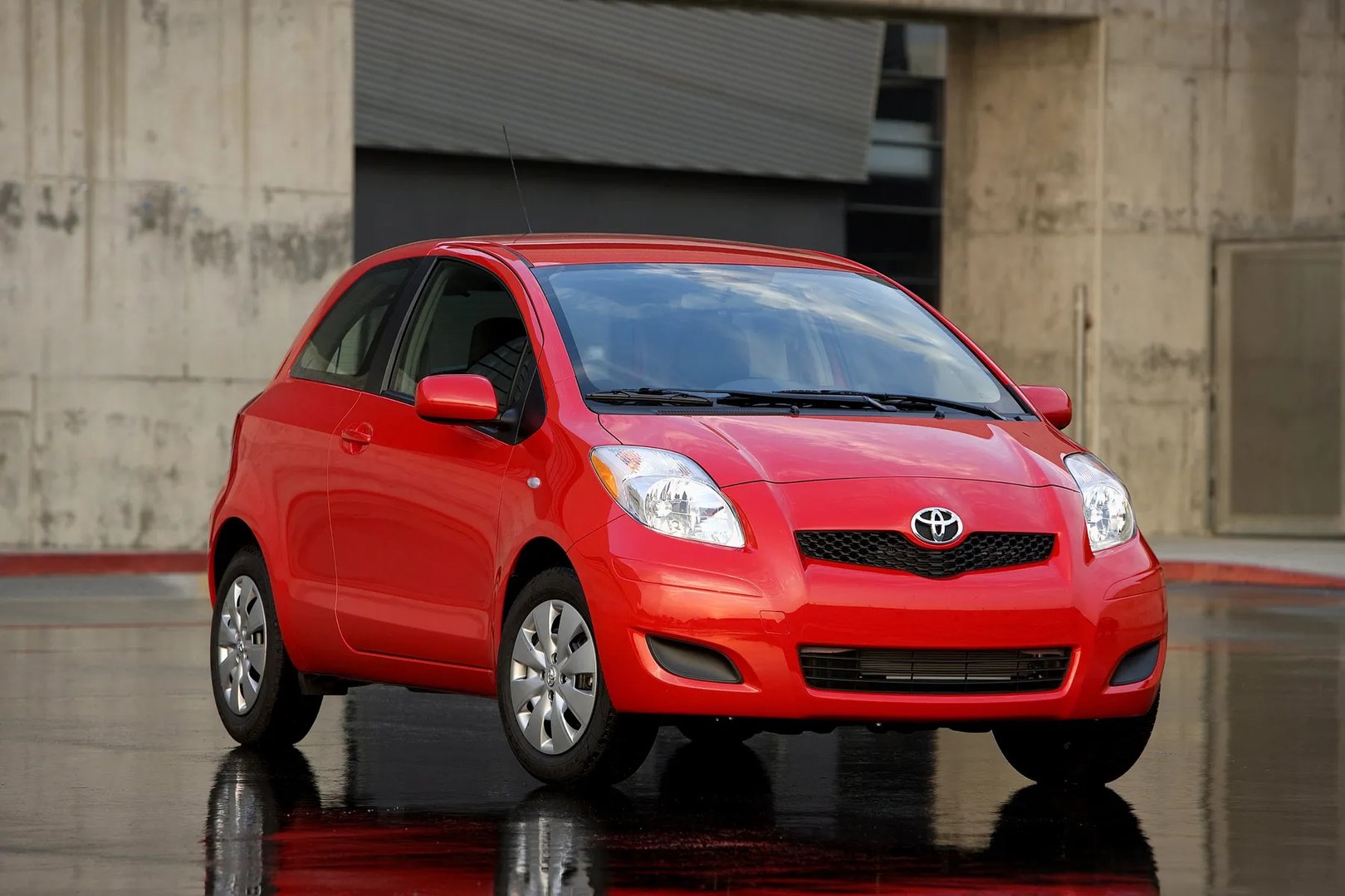 Toyota_Yaris_2_generation_restyling__Mini_3-doors__5.jpg