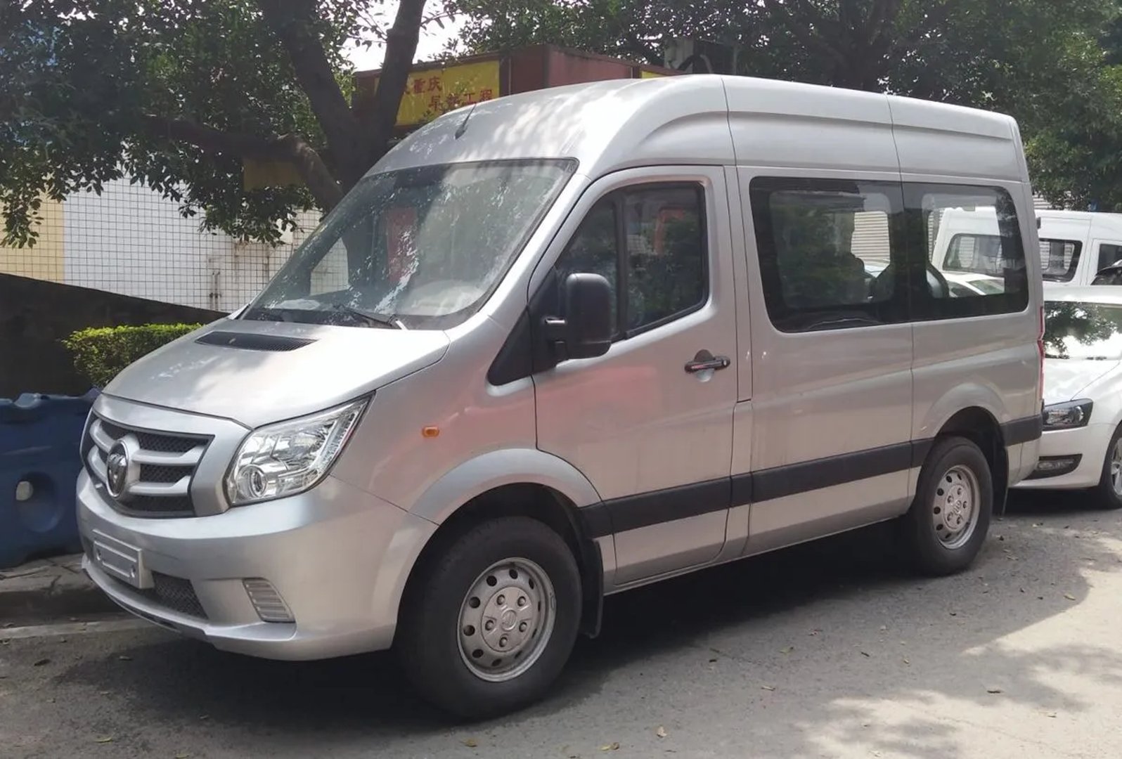 Foton_Toano_1_generation__Minibus__4.jpg