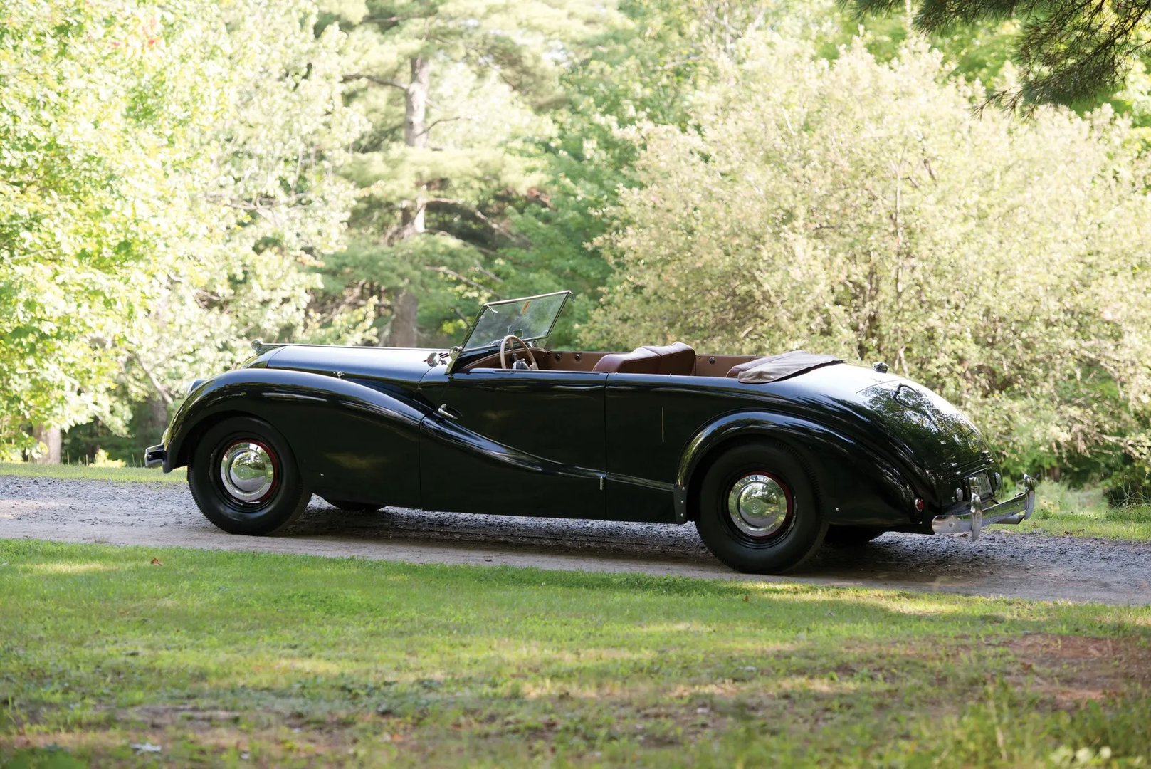 AC_2-Litre_1_generation__Cabrio__6.jpg