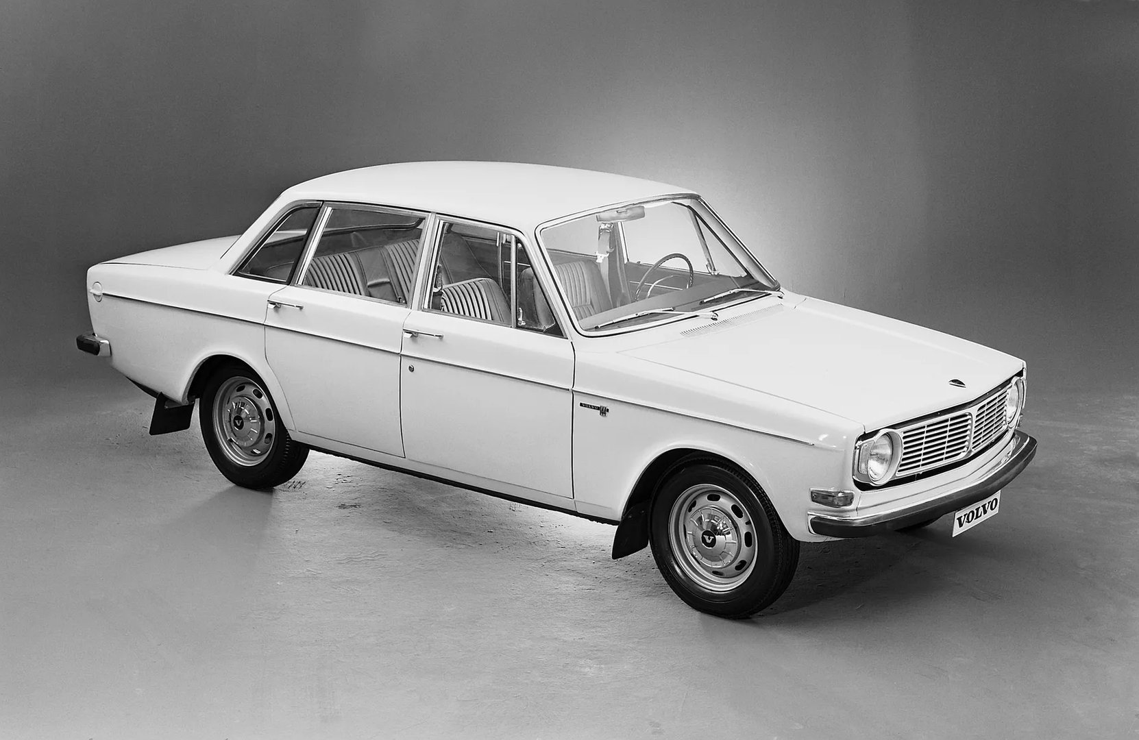Volvo 140 Series 1 generation  Sedan