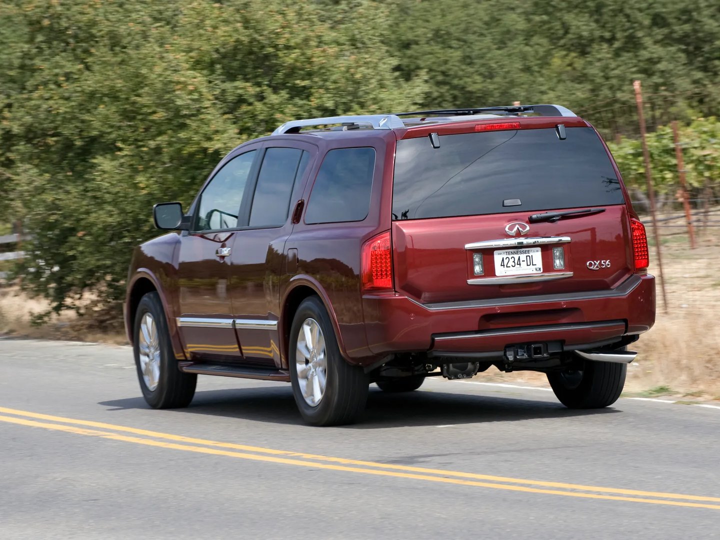 Infiniti_QX56_1_generation_restyling__SUV_5-doors__2.jpg