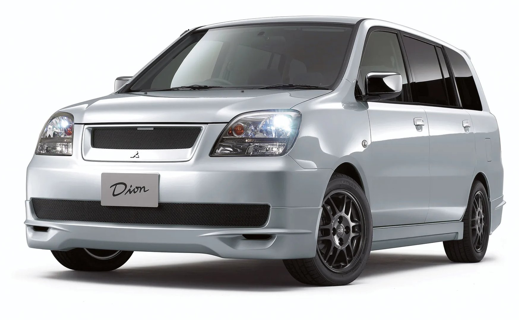 1 generation, restyling 